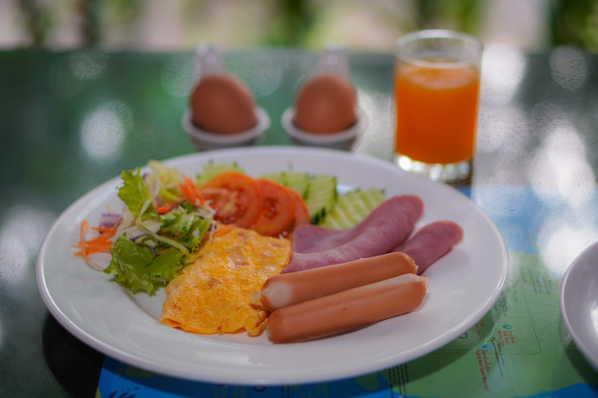 อาหารและเครื่องดื่มลำดับที่ 4