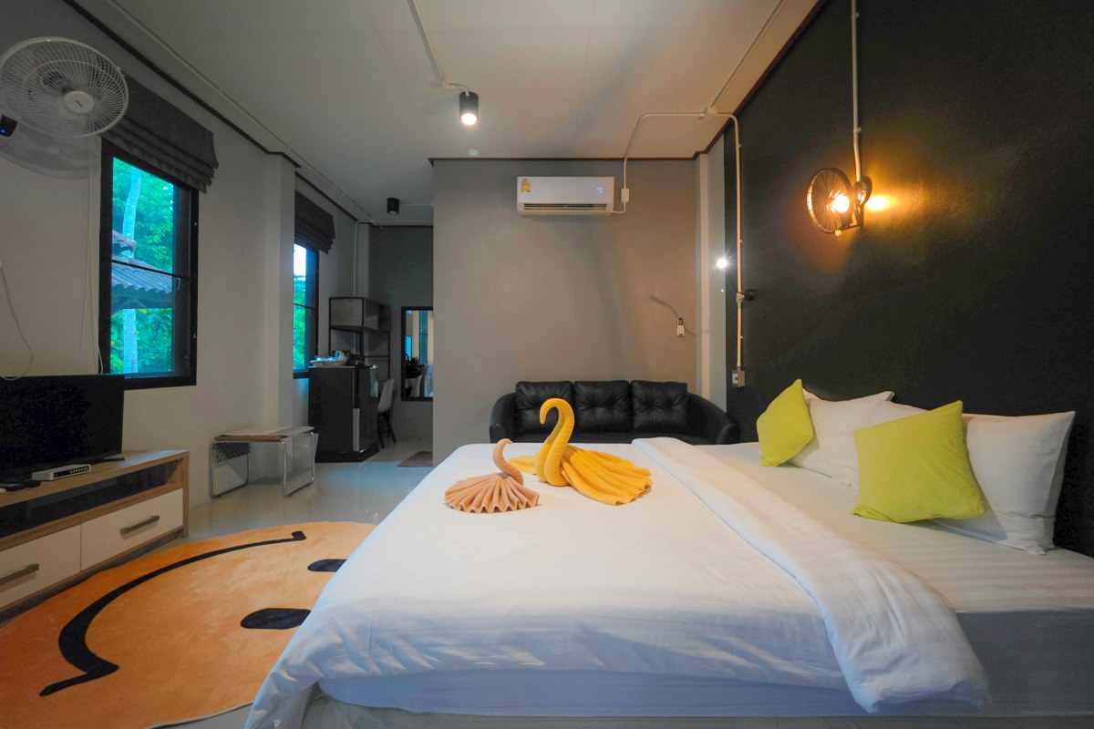 Deluxe Room 3