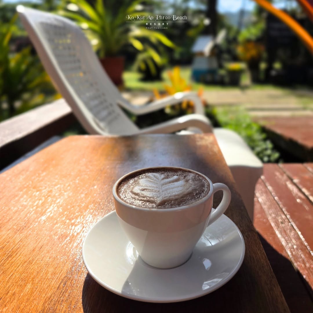 คาเฟ่และบาร์ของ Ko Kut Ao Phrao Beach Resort